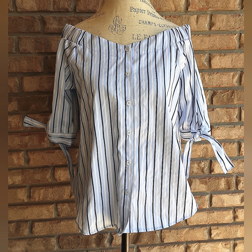 Haute Project Los Angeles NWT Off the Shoulder Stripe Button Front Top.